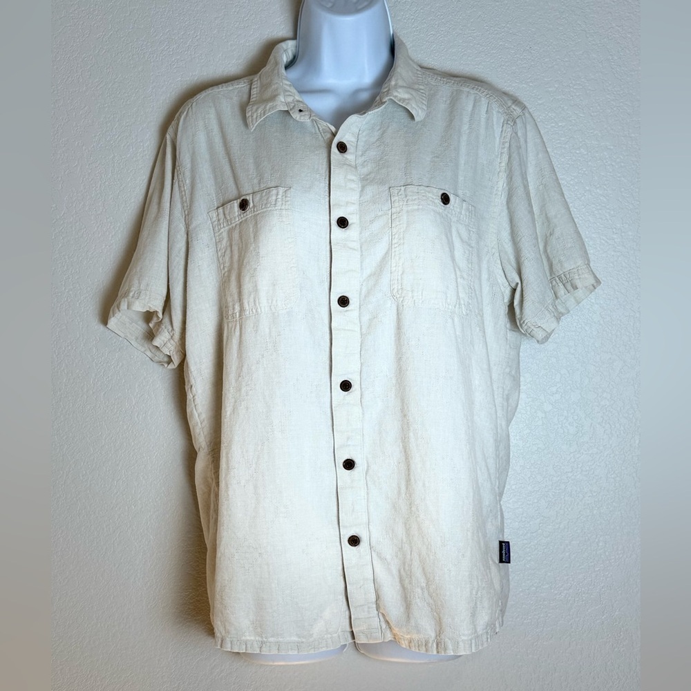 PATAGONIA Men's Size M Cream Short Sleeve Shirt